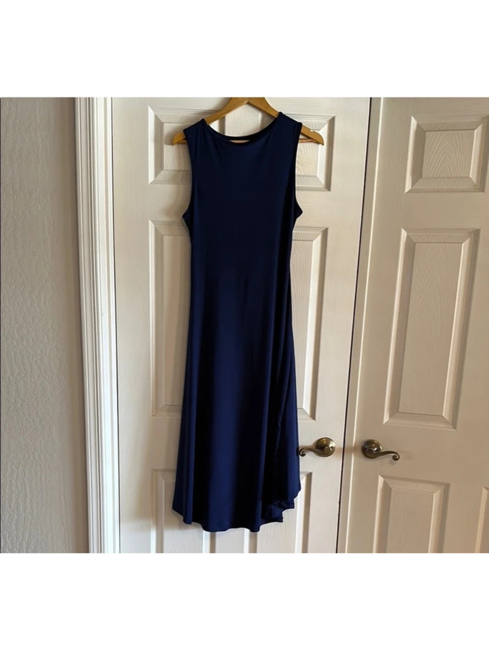 Sleeveless navy dress